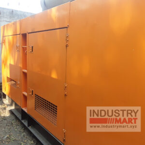 Alternative view of MAN 330 KW KVA DIESEL GENERATOR